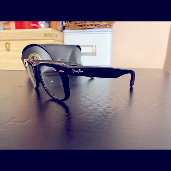 𝑈𝑛𝑖𝑠𝑒𝑥 𝑟𝑎𝑦𝑏𝑎𝑛 𝑔𝑙𝑎𝑠𝑠𝑒𝑠 𝑤𝑎𝑦𝑓𝑎𝑟𝑒𝑟 - Picture 3 of 6